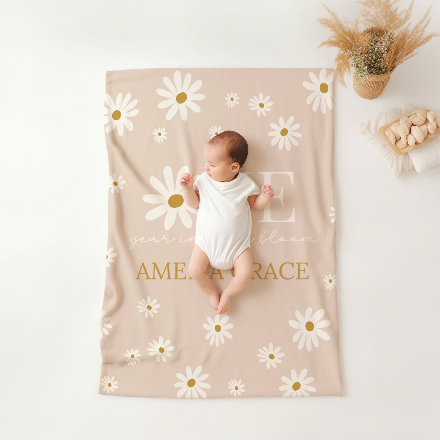 Personalised 1st Birthday Baby Girl Daisy Blanket
